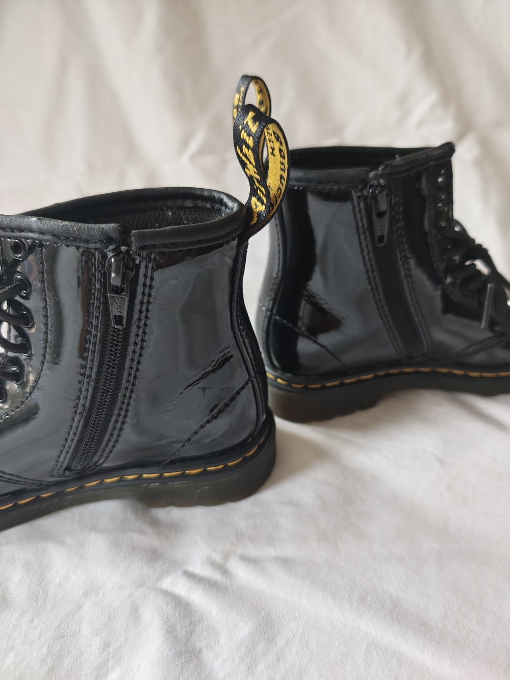 Dr. Martens Kids Black Patent Leather Lace-Up Boots Size 10 - Picture 4 of 8